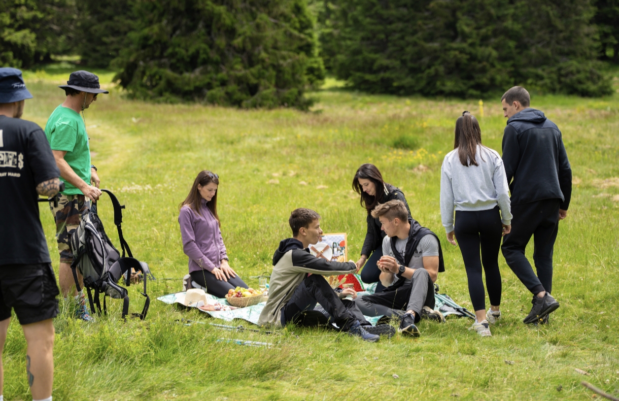 Screenshot_2025-04-15-16-06-24-814_com.miui.gallery-edit