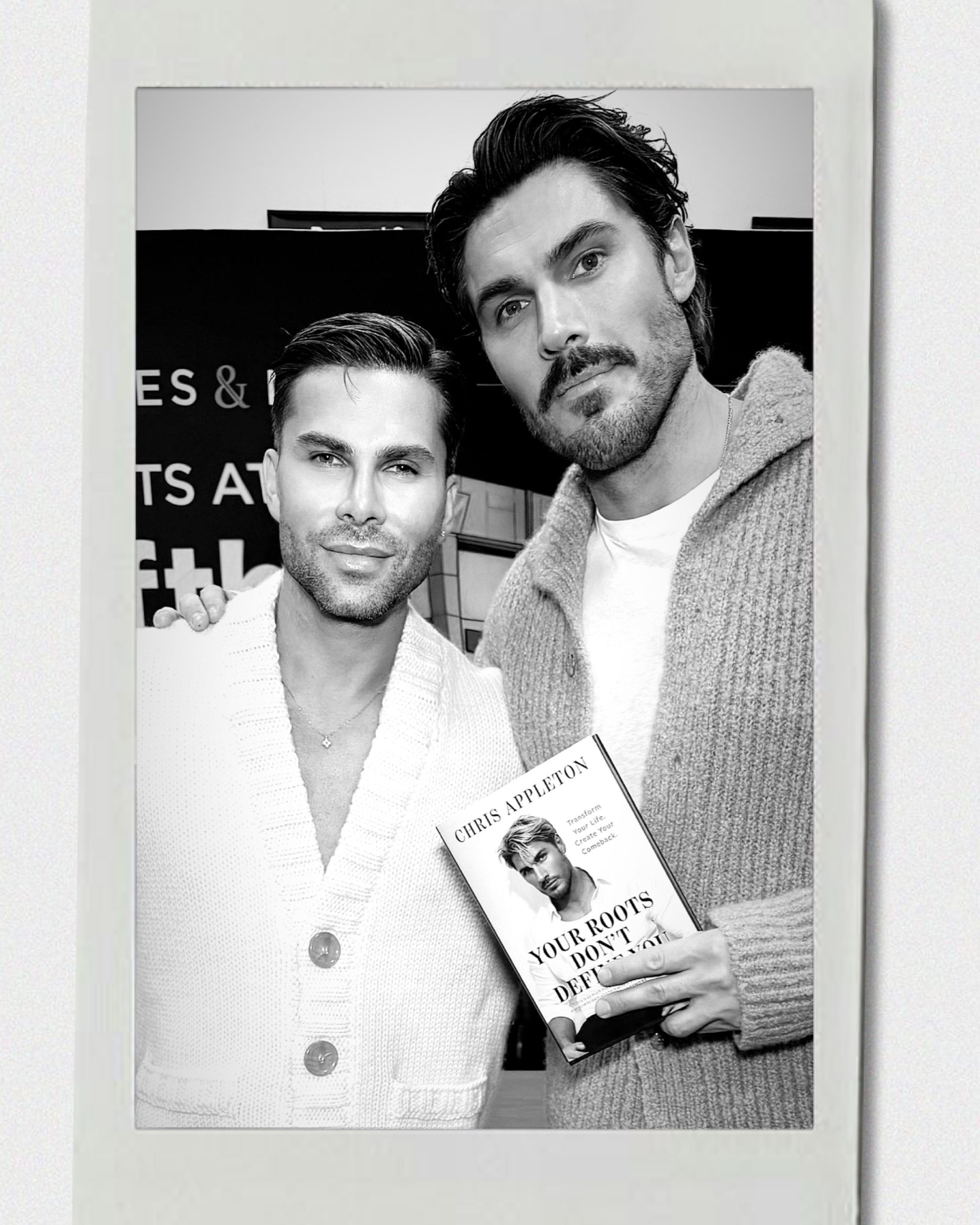 Автобиографията на Крис Апелтън събра светския елит