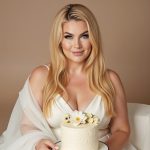 Днес проф. д-р Стояна Нацева празнува рождения си ден с грандиозно яхтено парти в Дубай и специален подарък за своите читатели