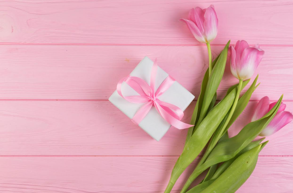 Kaufland посреща 8 март с изобилие от цветя и сладки изкушения